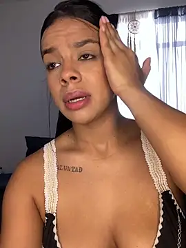 trianawhite online show from 10-04-25, 03:43