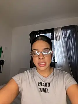 trianawhite online show from 12-21-25, 03:19