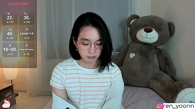 Snapshot of Ren_yoon chatting on 04-28-26, 09:25 Ren yoon online show from 04-28-26, 09:25