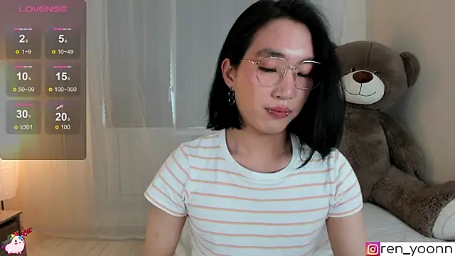 Snapshot of Ren_yoon chatting on 05-16-26, 10:36 Ren yoon online show from 05-16-26, 10:36
