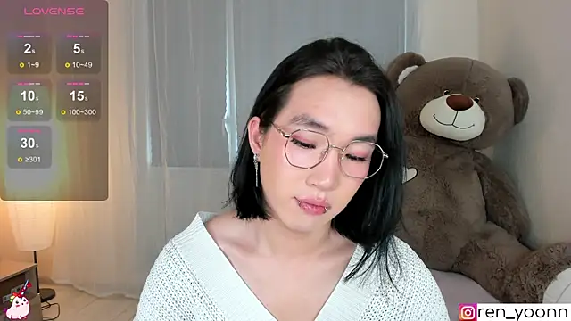 Snapshot of Ren_yoon chatting on 06-04-26, 11:16 Ren yoon online show from 06-04-26, 11:16