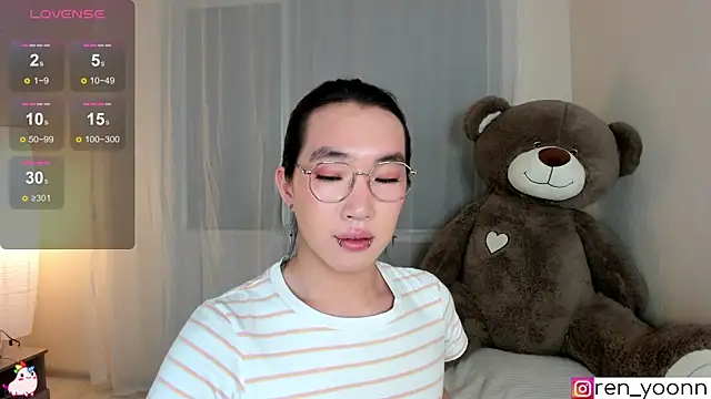 Snapshot of Ren_yoon chatting on 06-16-26, 04:48 Ren yoon online show from 06-16-26, 04:48