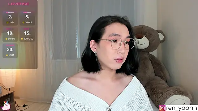 Snapshot of Ren_yoon chatting on 06-19-26, 09:35 Ren yoon online show from 06-19-26, 09:35