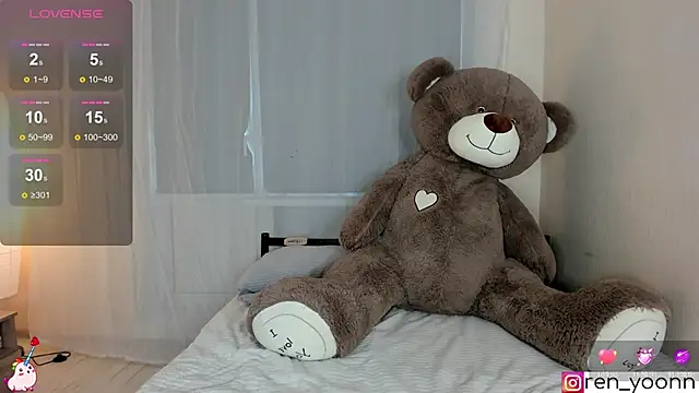 Snapshot of Ren_yoon chatting on 06-22-26, 07:16 Ren yoon online show from 06-22-26, 07:16