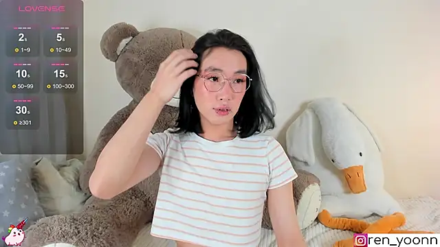 Snapshot of Ren_yoon chatting on 07-28-26, 06:20 Ren yoon online show from 07-28-26, 06:20