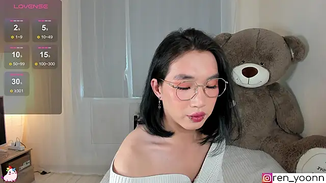 Snapshot of Ren_yoon chatting on 08-01-26, 10:25 Ren yoon online show from 08-01-26, 10:25