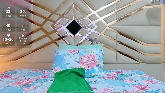 Snapshot of mommywebcam chatting on 11-02-25, 06:32 mommywebcam online show from 11-02-25, 06:32