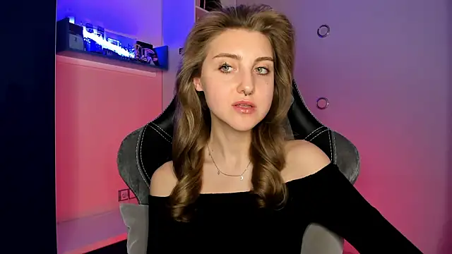 Snapshot of CassiaBlade1 chatting on 03-06-25, 07:10 CassiaBlade1 online show from 03-06-25, 07:10