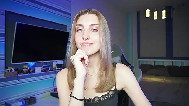 Snapshot of CassiaBlade1 chatting on 09-18-25, 06:43 CassiaBlade1 online show from 09-18-25, 06:43