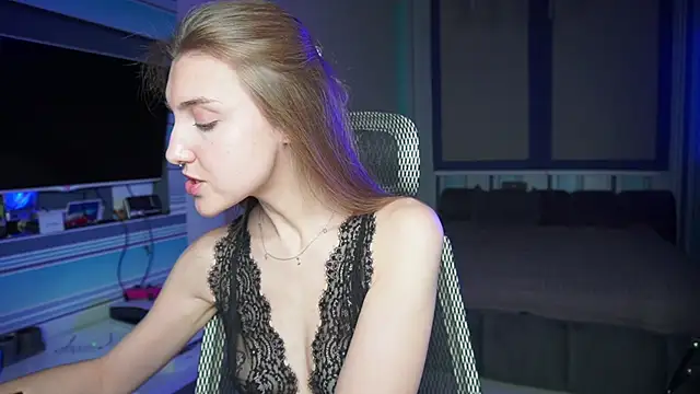 Snapshot of CassiaBlade1 chatting on 09-27-25, 04:34 CassiaBlade1 online show from 09-27-25, 04:34