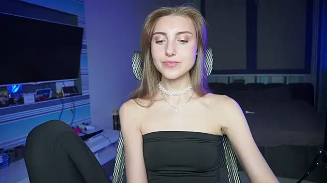 Snapshot of CassiaBlade1 chatting on 10-07-25, 04:26 CassiaBlade1 online show from 10-07-25, 04:26