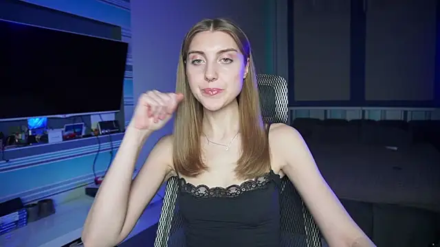 Snapshot of CassiaBlade1 chatting on 11-01-25, 04:42 CassiaBlade1 online show from 11-01-25, 04:42