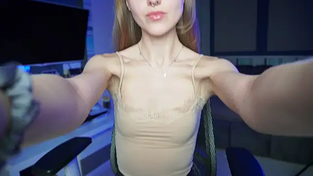 Snapshot of CassiaBlade1 chatting on 11-19-25, 04:29 CassiaBlade1 online show from 11-19-25, 04:29