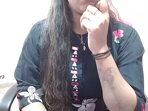 LovingPihu online show from 02-14-25, 11:31