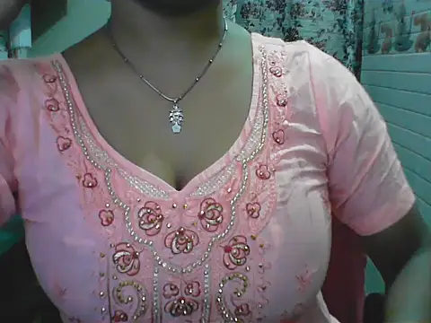 LovingPihu online show from 05-26-26, 05:36