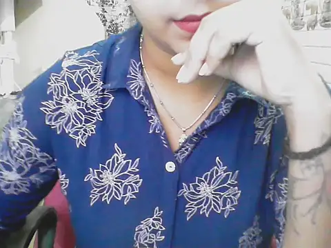 LovingPihu online show from 06-14-26, 05:42