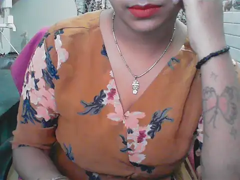 LovingPihu online show from 06-15-26, 05:20