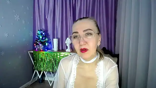 queen a n i online show from 12-31-24, 06:02