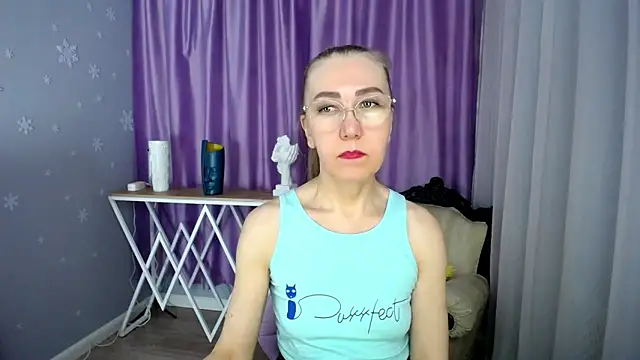 queen a n i online show from 03-18-25, 12:25