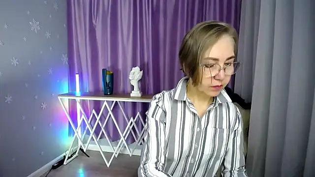 queen a n i online show from 10-18-25, 08:15