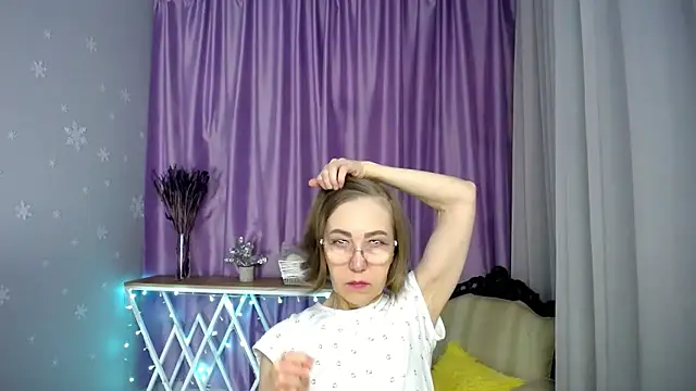 queen a n i online show from 03-25-26, 08:09