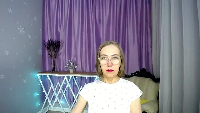 queen a n i online show from 04-12-26, 06:51