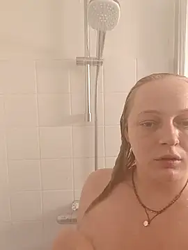Snapshot of HotAriel chatting on 07-01-26, 12:18 HotAriel online show from 07-01-26, 12:18