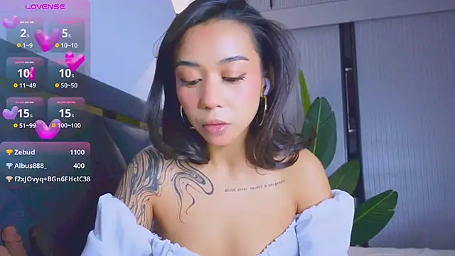 Mia Tin online show from 10-25-25, 05:40