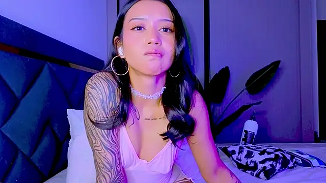 Mia Tin online show from 04-18-26, 04:22