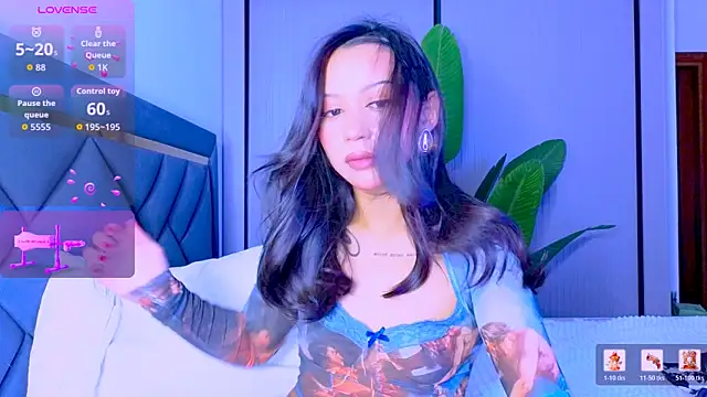Mia Tin online show from 06-18-26, 04:33