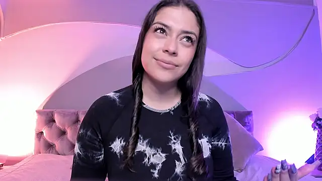 Nicolle W online show from 02-26-25, 11:52