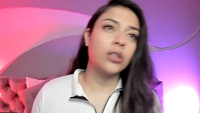 Nicolle W online show from 03-06-25, 01:24