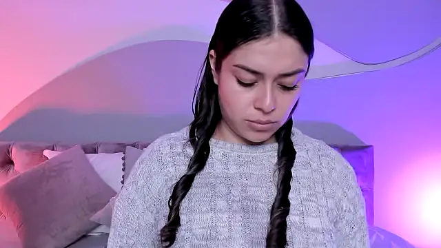 Nicolle W online show from 03-13-25, 12:02