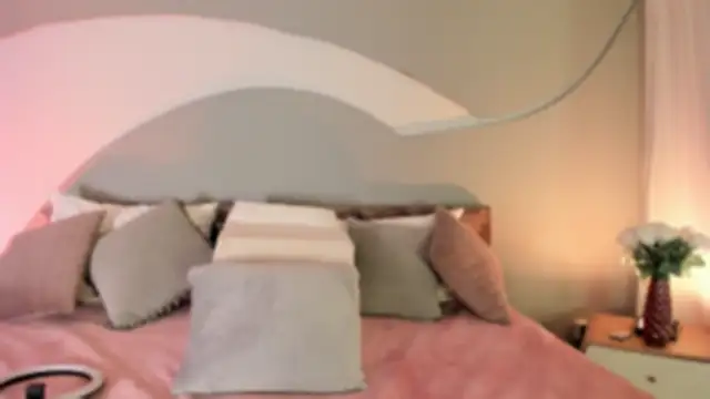 Nicolle W online show from 09-20-25, 11:55