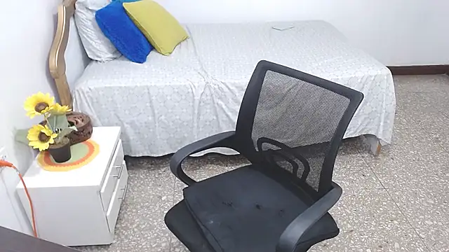 emiliaa hot online show from 01-17-25, 01:47