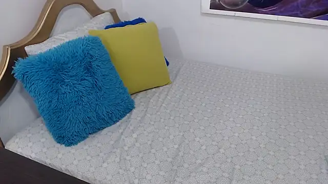 emiliaa hot online show from 02-15-25, 09:26