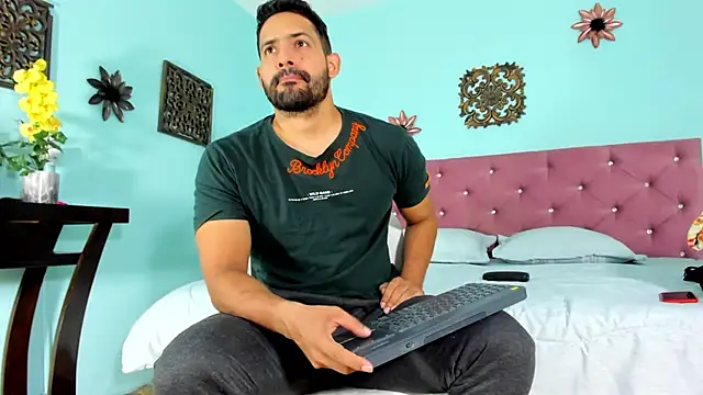 Snapshot of JorsMontero chatting on 02-04-25, 12:33 JorsMontero online show from 02-04-25, 12:33