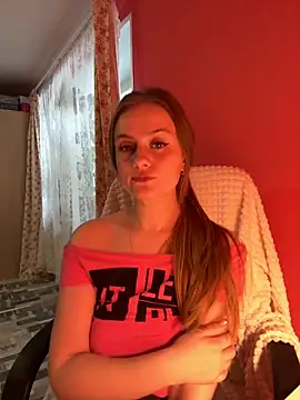 Snapshot of SophiaSweet_ chatting on 03-08-26, 10:52 SophiaSweet online show from 03-08-26, 10:52