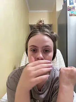 Snapshot of SophiaSweet_ chatting on 04-24-26, 07:16 SophiaSweet online show from 04-24-26, 07:16