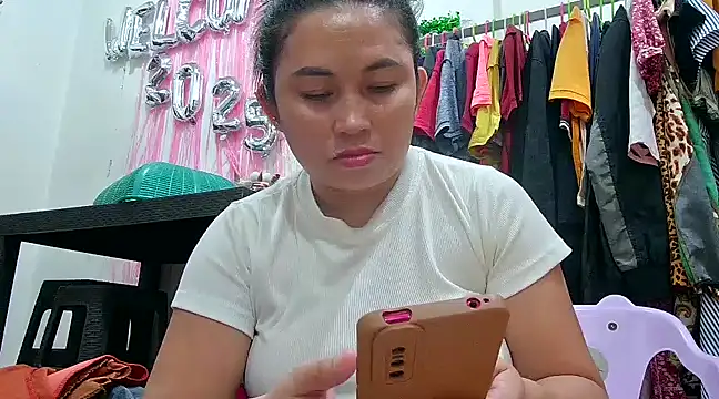 LalaiAsian online show from 01-05-25, 04:16