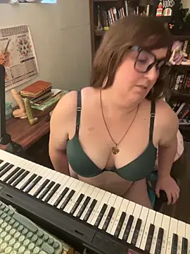 Snapshot of Adobe_Angel chatting on 10-10-25, 09:58 Adobe Angel online show from 10-10-25, 09:58