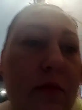 Snapshot of Rini333 chatting on 06-08-26, 08:37 Rini333 online show from 06-08-26, 08:37