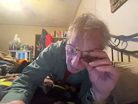 Snapshot of jck1m0t chatting on 05-12-26, 01:58 jck1m0t online show from 05-12-26, 01:58