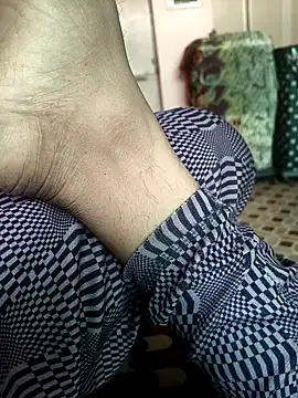 Snapshot of deshimund chatting on 12-20-25, 01:56 deshimund online show from 12-20-25, 01:56