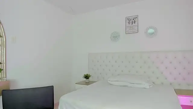 emma rules99 online show from 11-11-25, 01:00