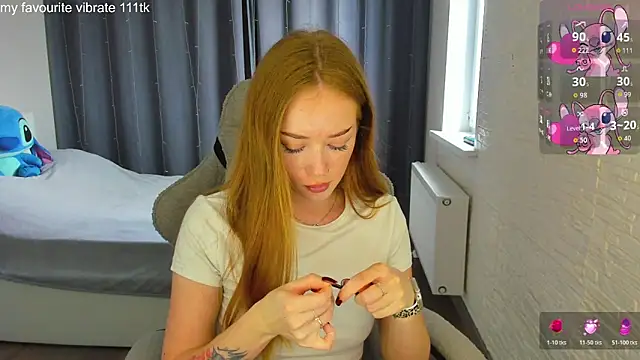 Snapshot of Hot_Mia_ chatting on 06-03-26, 09:56 Hot Mia online show from 06-03-26, 09:56