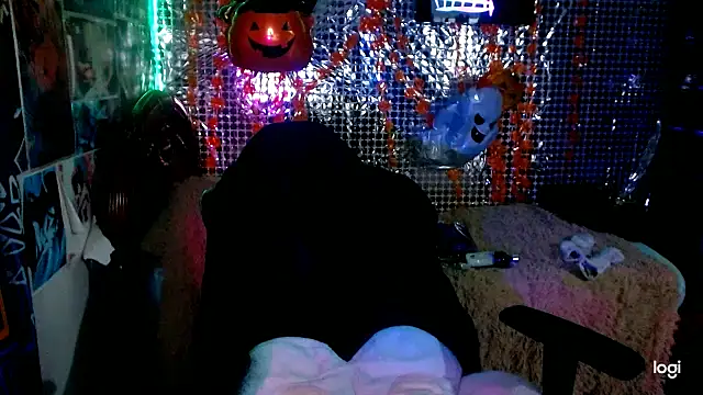 JINX 26 online show from 10-31-25, 01:12