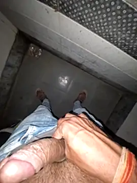 Snapshot of breejs chatting on 02-22-26, 03:43 breejs online show from 02-22-26, 03:43