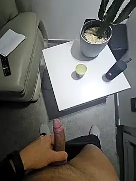 Snapshot of kekko-1982 chatting on 01-02-25, 09:07 kekko-1982 online show from 01-02-25, 09:07