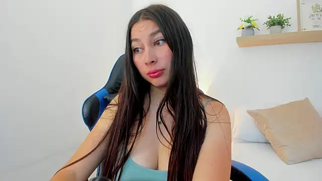 Snapshot of bella_99_ chatting on 07-02-26, 11:38 bella 99 online show from 07-02-26, 11:38